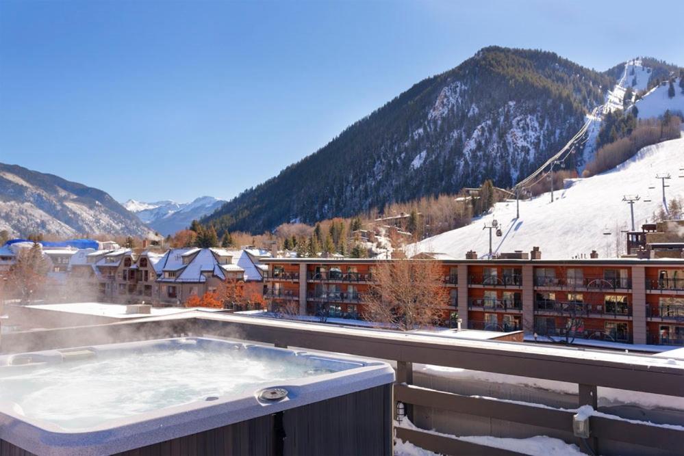 Independence Square 304, Stylish Hotel Room With Downtown Views & Great Location Aspen Bagian luar foto